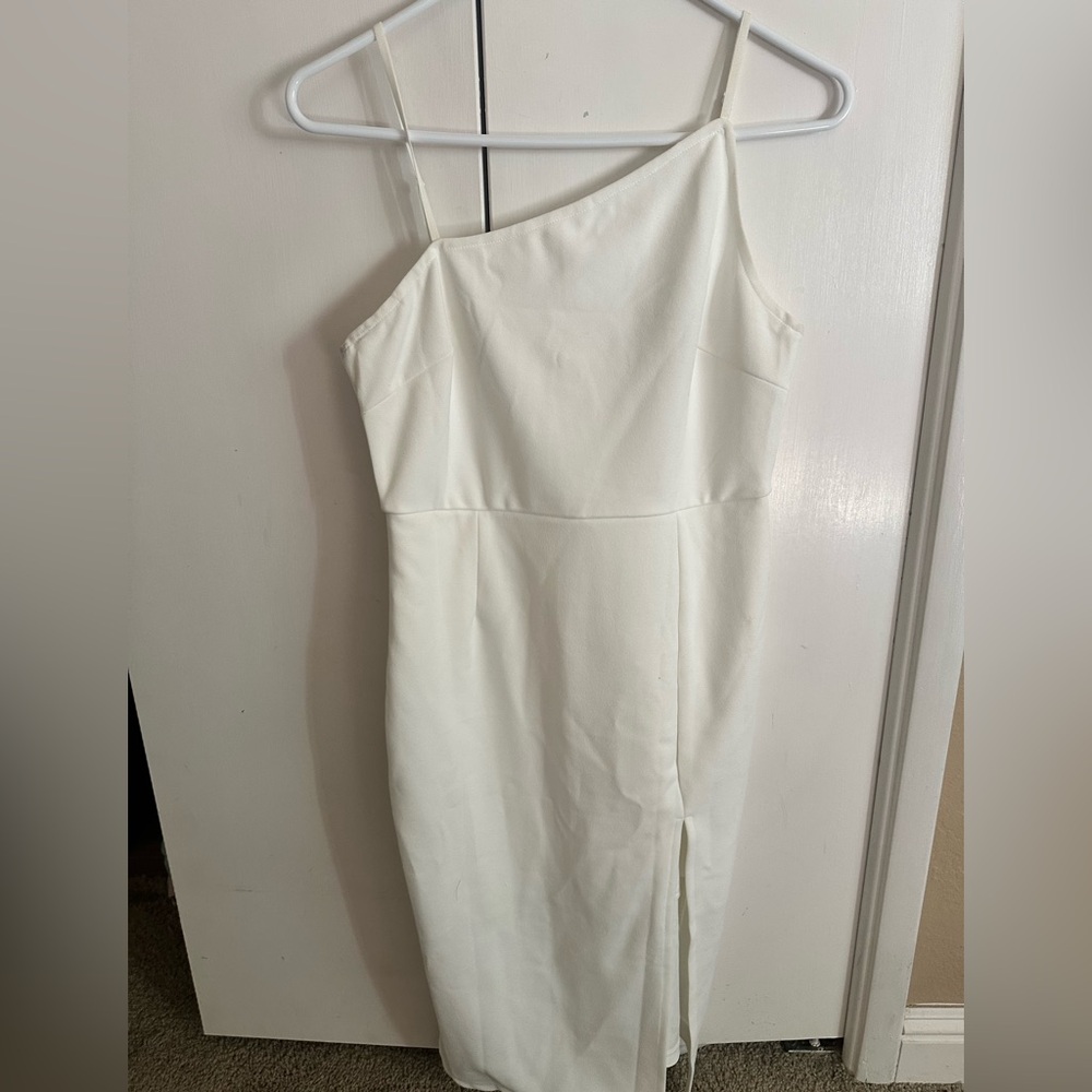 Elegant White One-Shoulder Dress